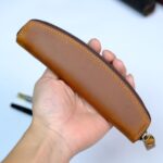 Hộp đựng bút bằng da bò thật màu nâu bò sáp