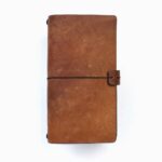 Sổ tay bìa da Midori notebook được hoàn thiện từ dòng da bò thuộc thảo mộc Pueblo cao cấp